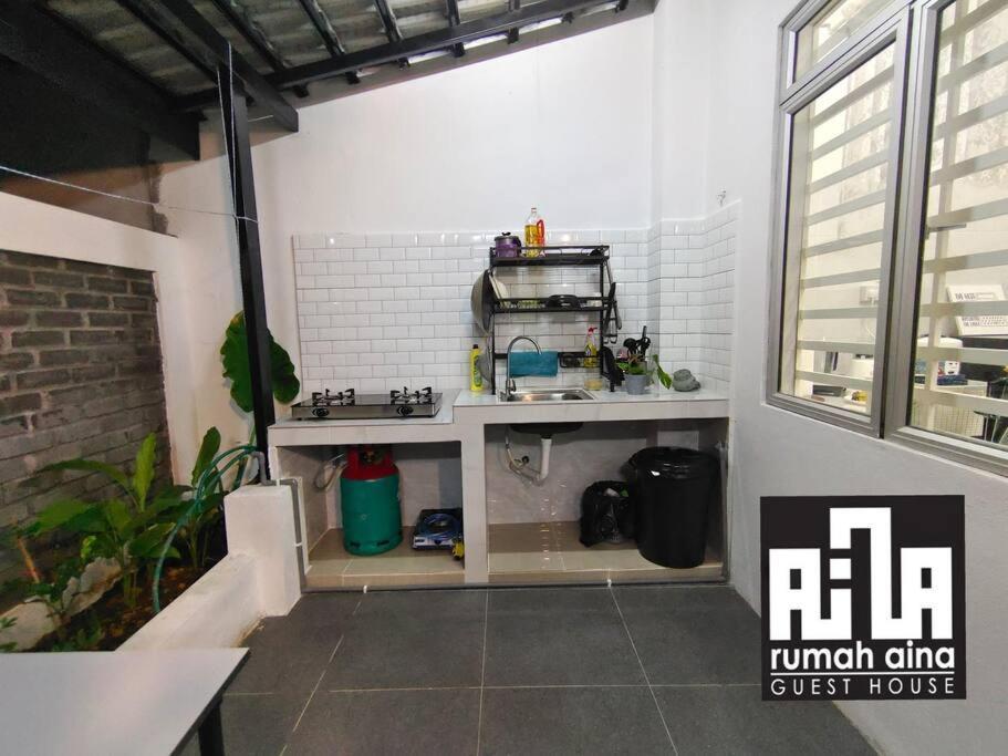 Rumah Aina Homestay Bukit Changgang Private Pool Kampong Melot Екстериор снимка