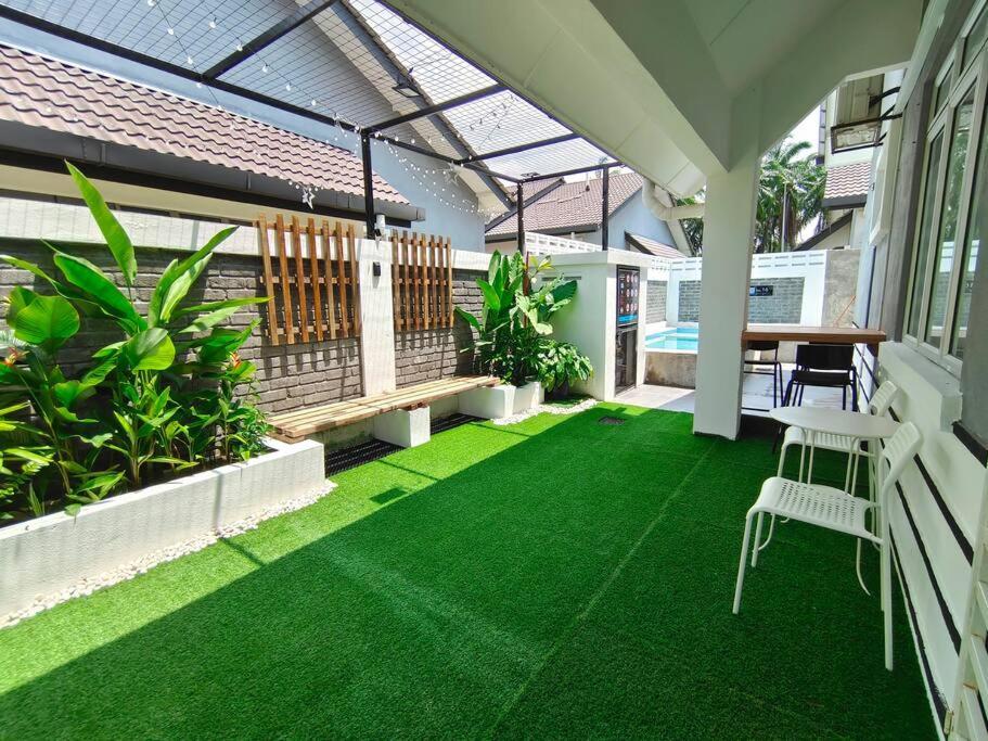 Rumah Aina Homestay Bukit Changgang Private Pool Kampong Melot Екстериор снимка